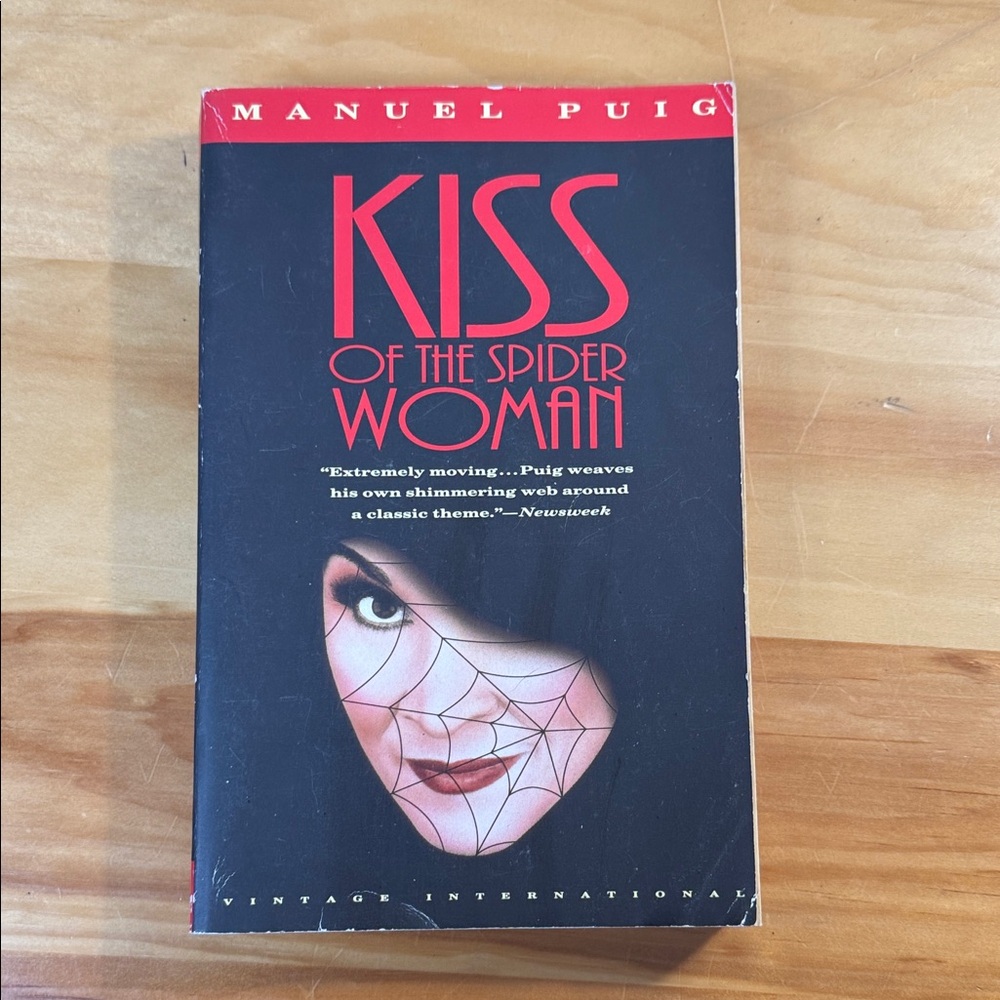 🌈2/$8  Kiss of the Spider Woman